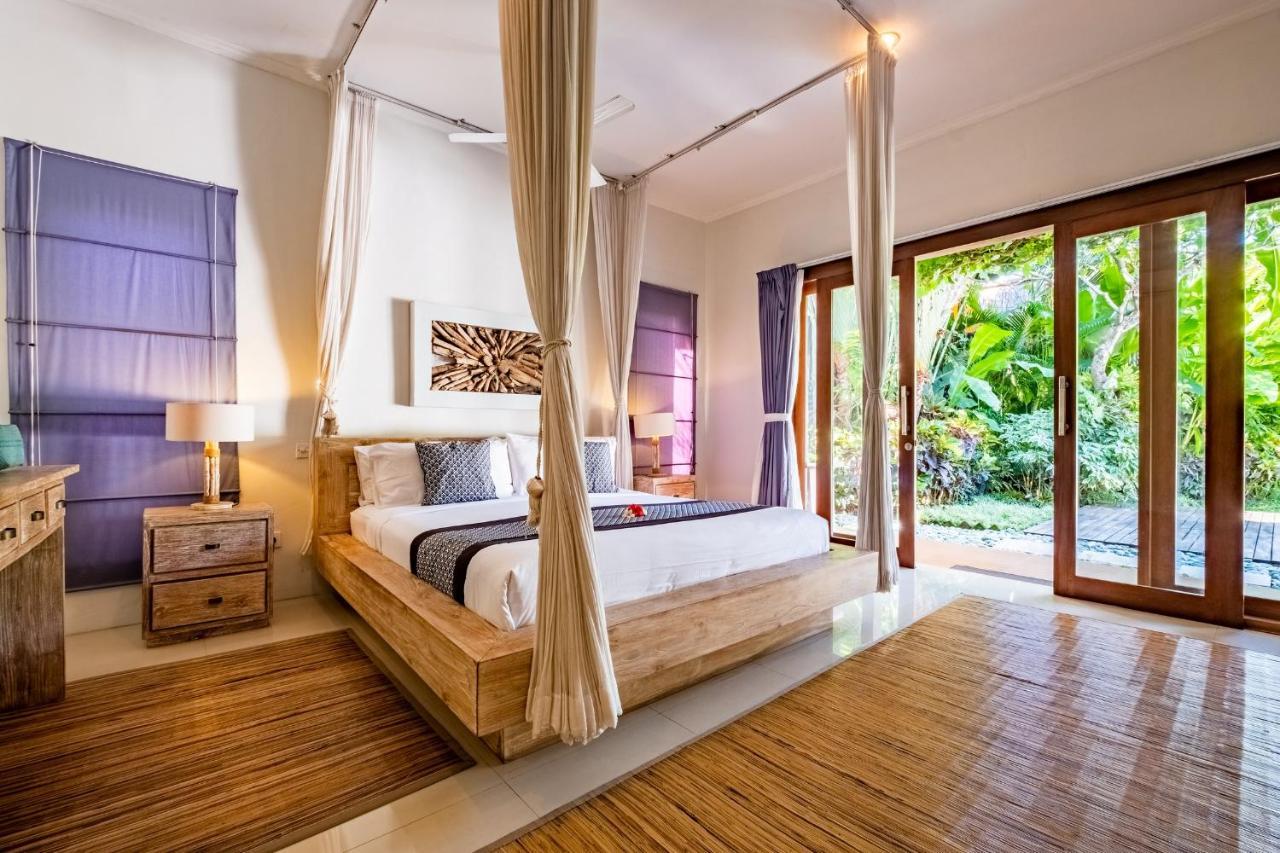 Central Seminyak Villa Martini Экстерьер фото