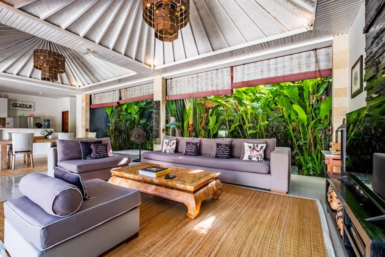 Central Seminyak Villa Martini Экстерьер фото
