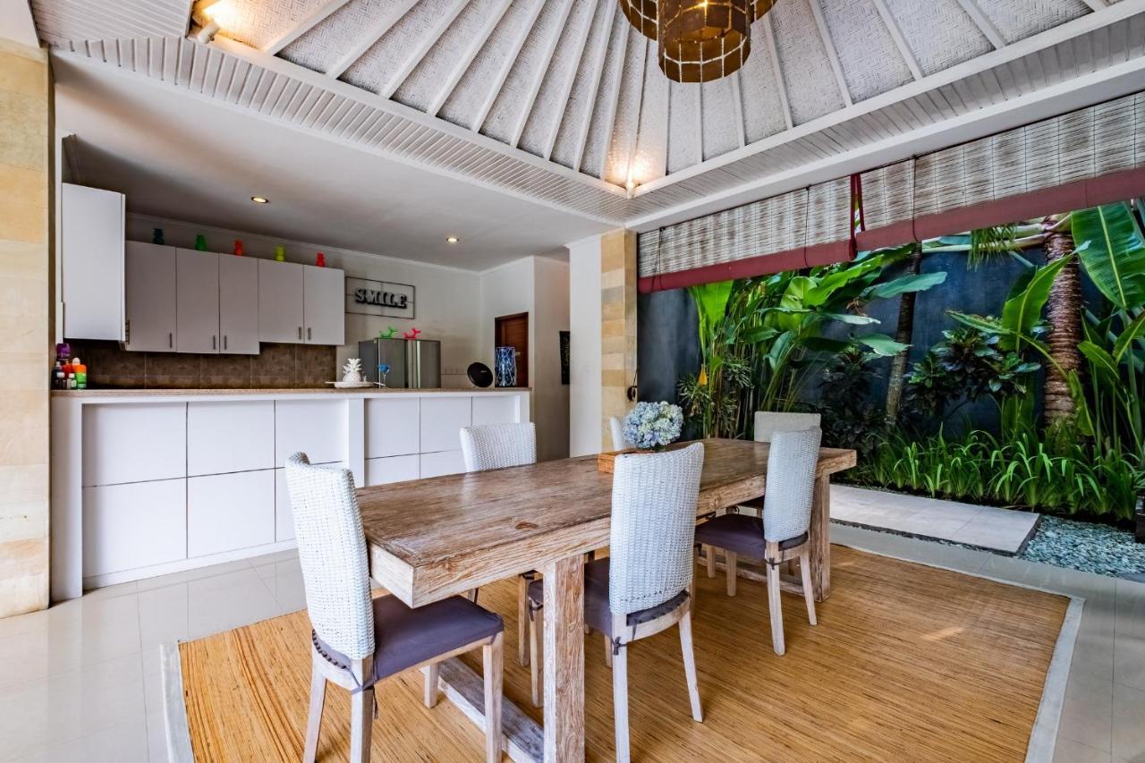 Central Seminyak Villa Martini Экстерьер фото