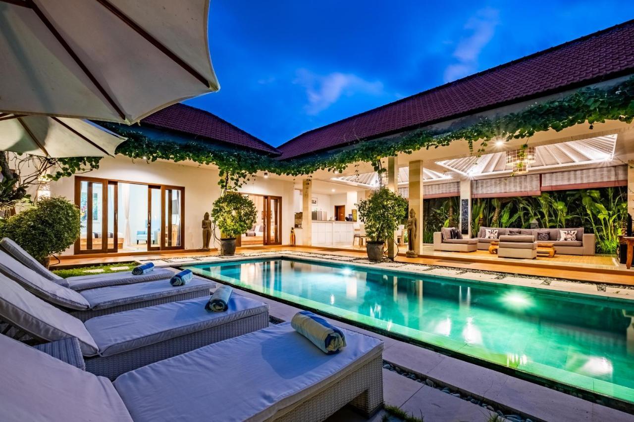 Central Seminyak Villa Martini Экстерьер фото
