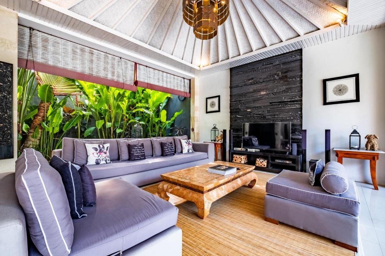 Central Seminyak Villa Martini Экстерьер фото