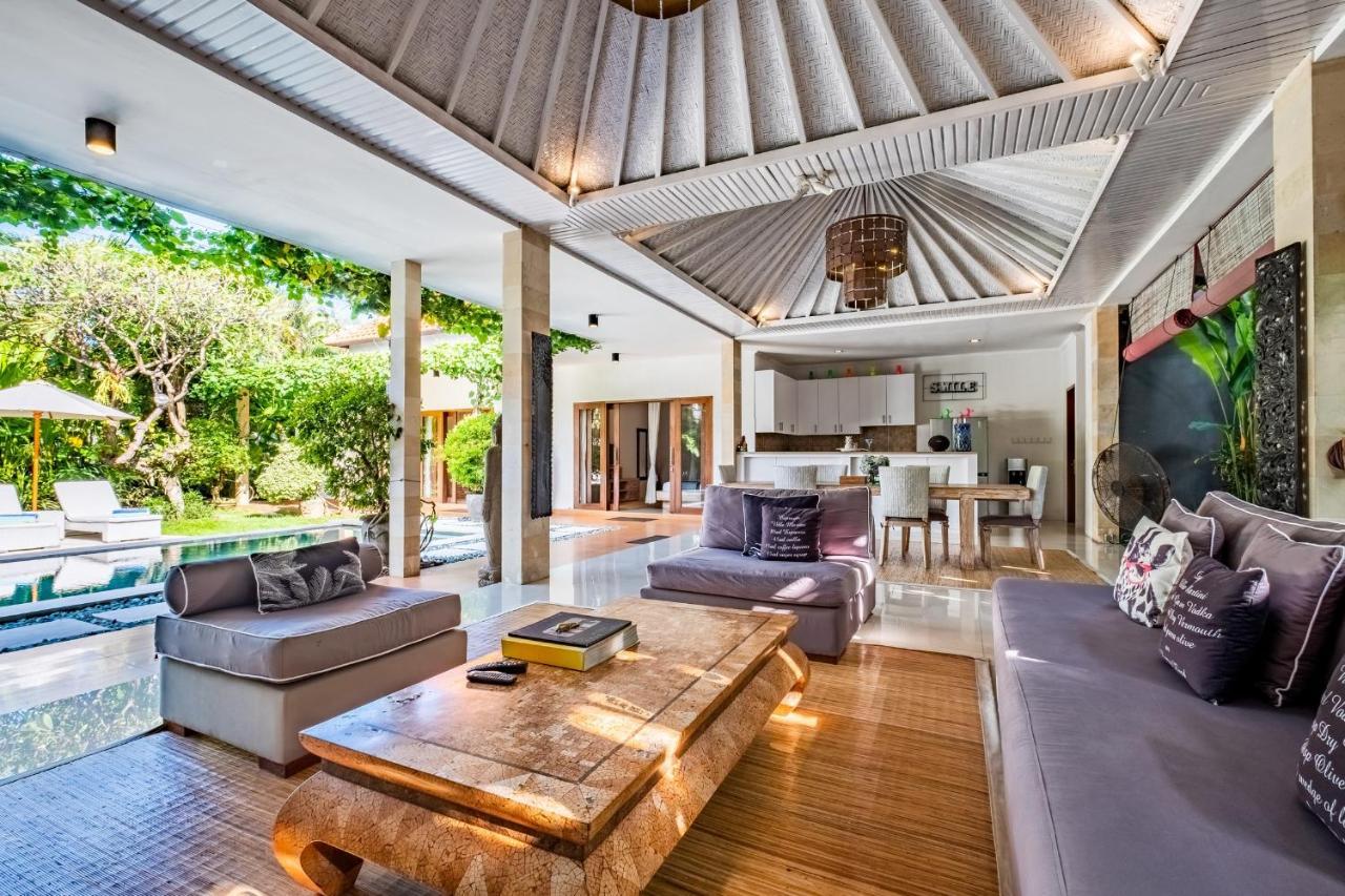 Central Seminyak Villa Martini Экстерьер фото